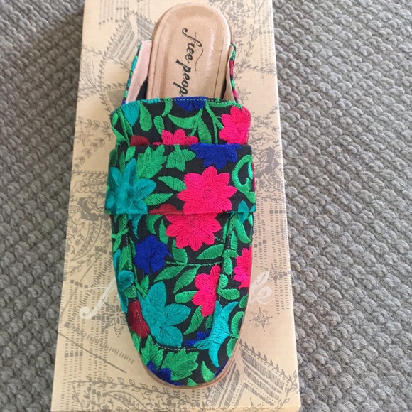 Free People Brocade At Ease Loafer runs small - Picture 2 of 6